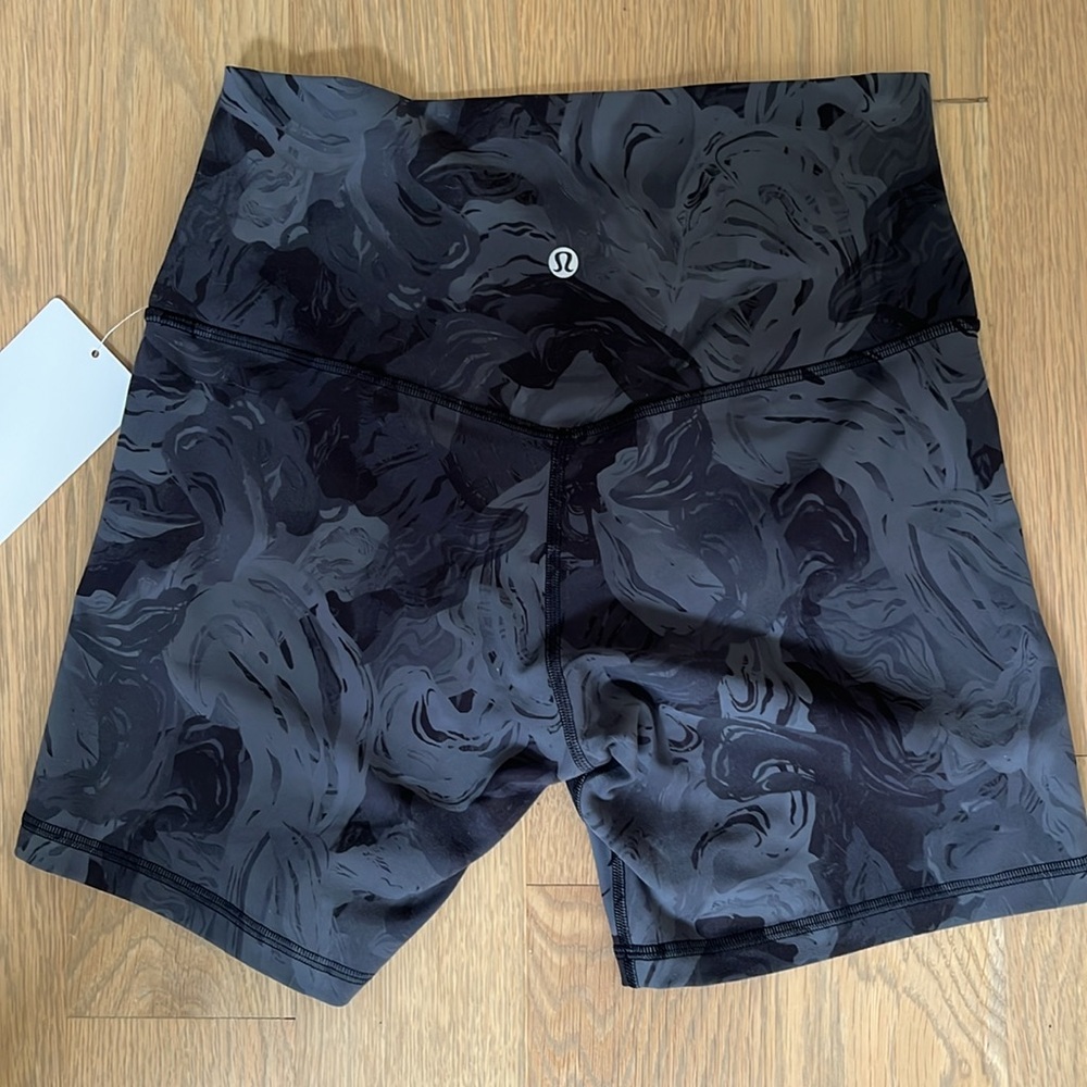 NWT Lululemon Athletica Align High-Rise Shorts 6” size 8 in gray/black pattern - Picture 3 of 3